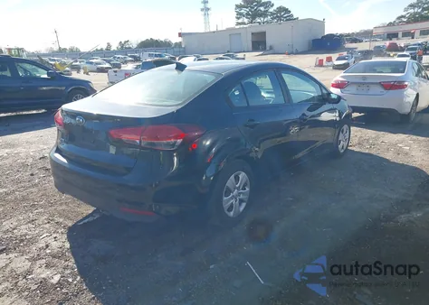 2018 Kia Forte Lx z USA, uszkodzony, nr VIN 3KPFK4A7XJE234467